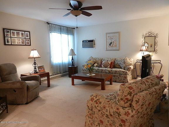 3rd image of 84 Amberly Dr Unit E