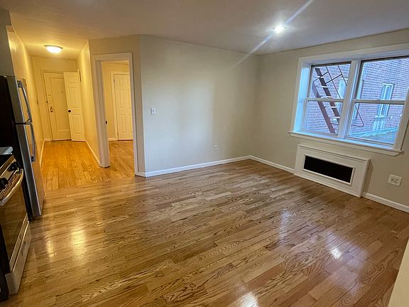 3rd image of 9132 195th St