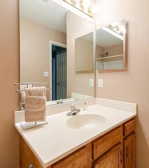 8263 Southgate Commons Dr — Photo 21
