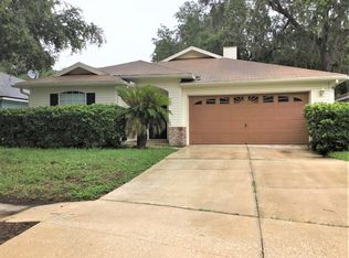 2031 Featherwood Dr W, Jacksonville, FL 32233