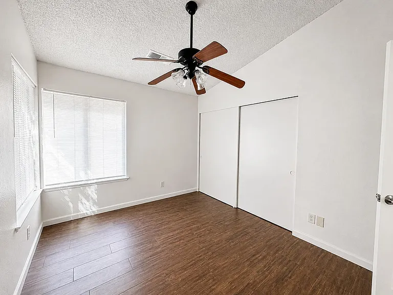 1808 E Four Creeks Ct — Photo 9