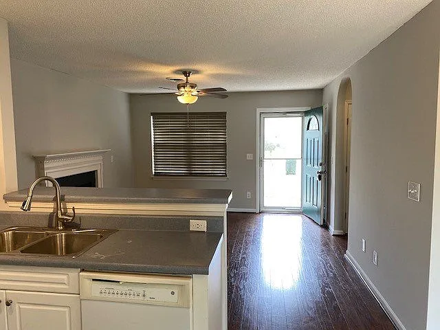 1014 Ashland Way — Photo 5