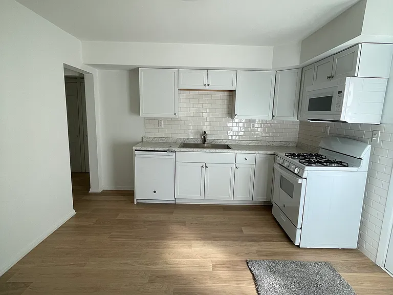 39 Center St — Photo 12