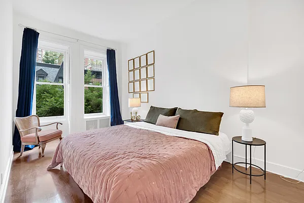 Sold by Douglas Elliman | media 24