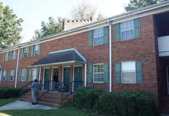 2 bed, 860 sqft, $850 — Photo 1