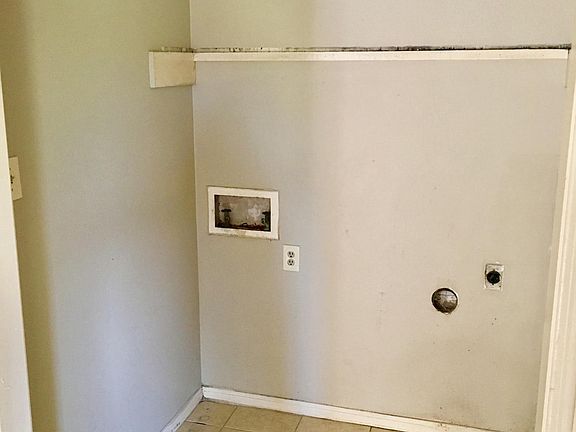 3rd image of 407 Scotsdale St APT C