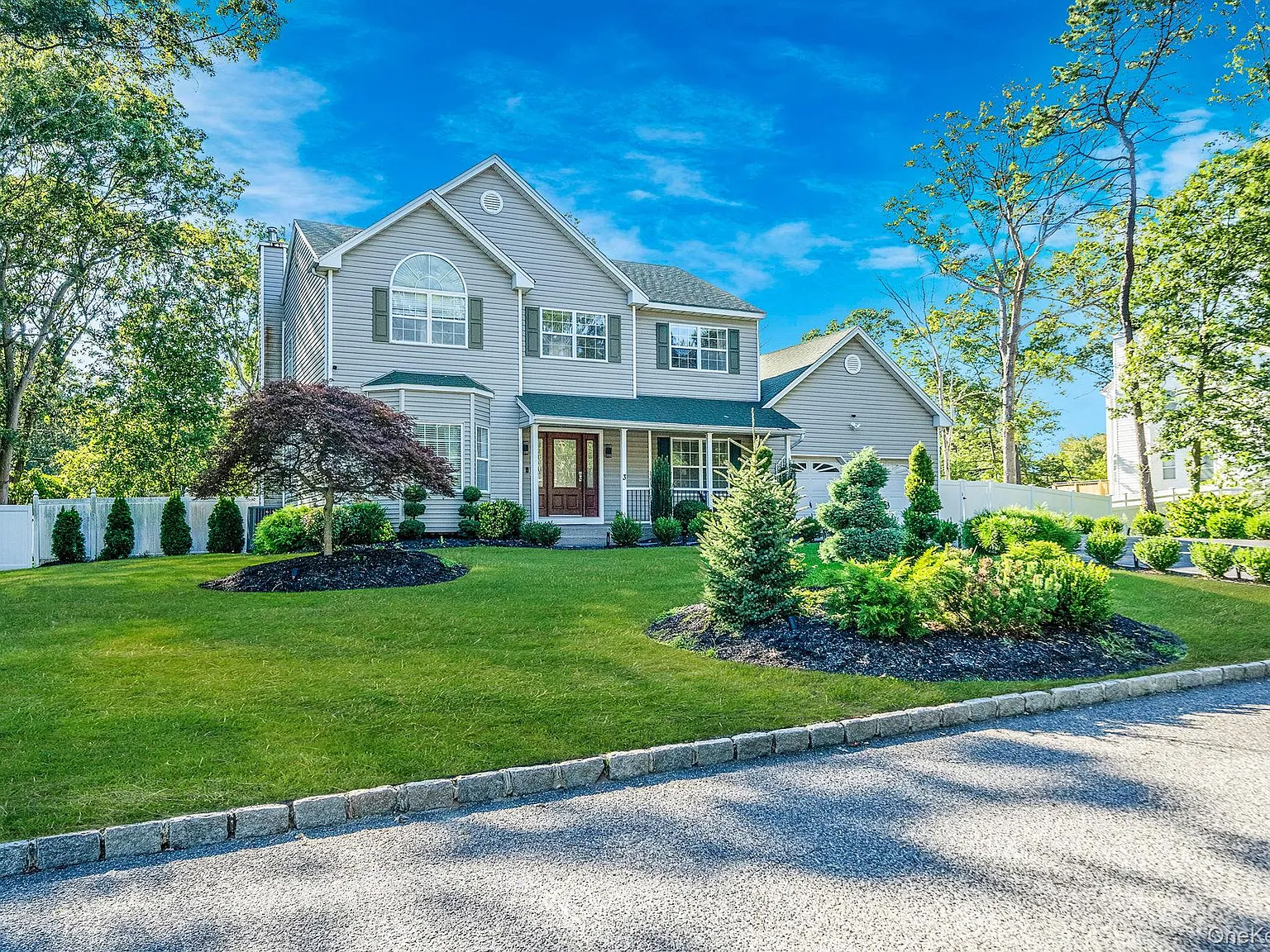 5 bed, 3.5 bath, 2605 sqft, $5,999 — Photo 3