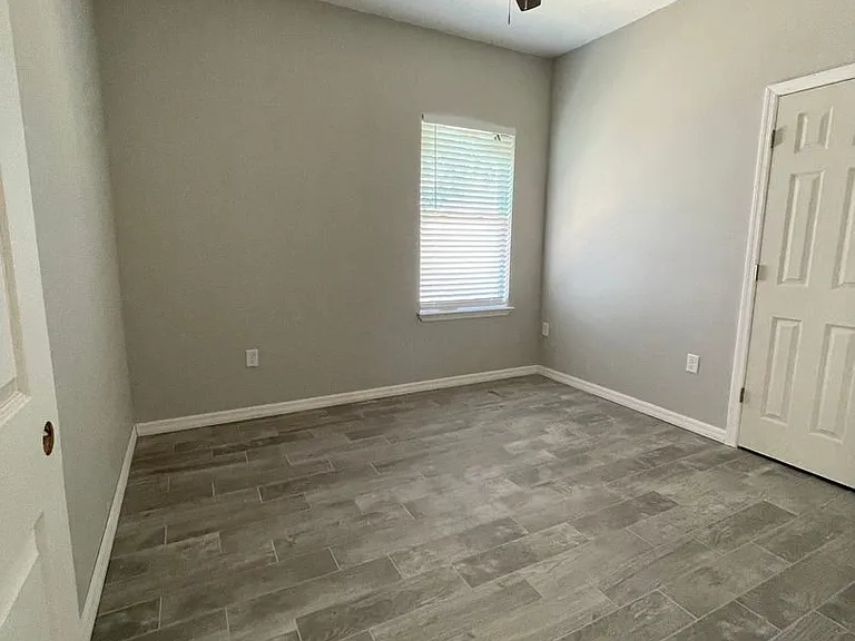 407 Bedlington Ct — Photo 10