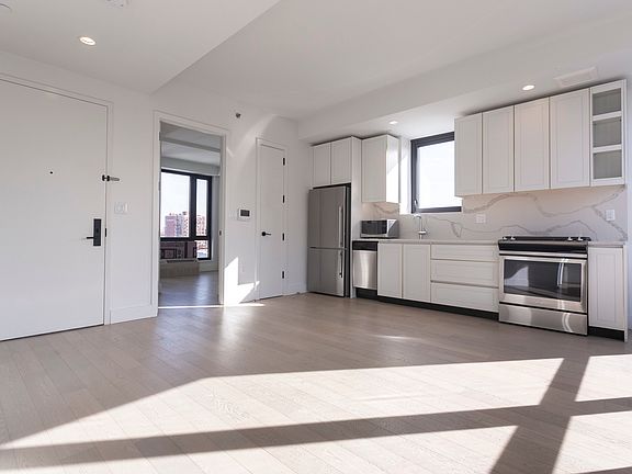 3rd image of 175 19th St #901