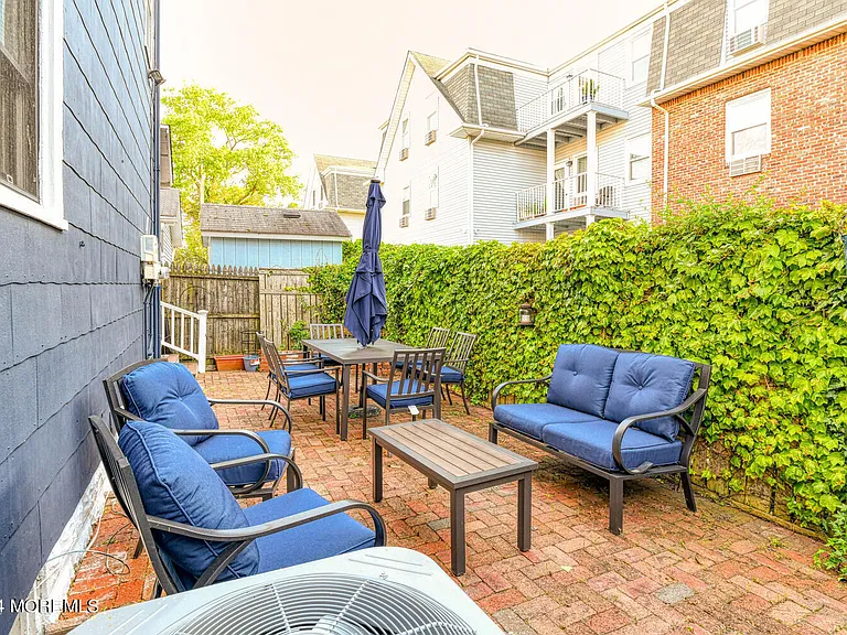 67 Delaware Ave — Photo 32