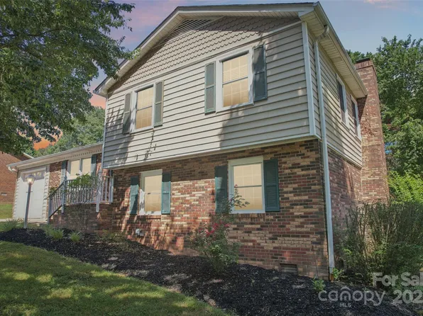 1202 Candlewood Dr, Gastonia, NC 28052
