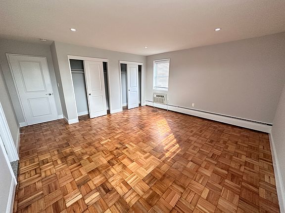 4th image of 6010 Kennedy Blvd E APT 66