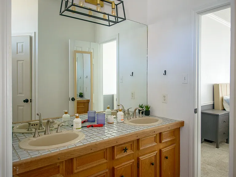 12905 Tilghman Trl — Photo 14