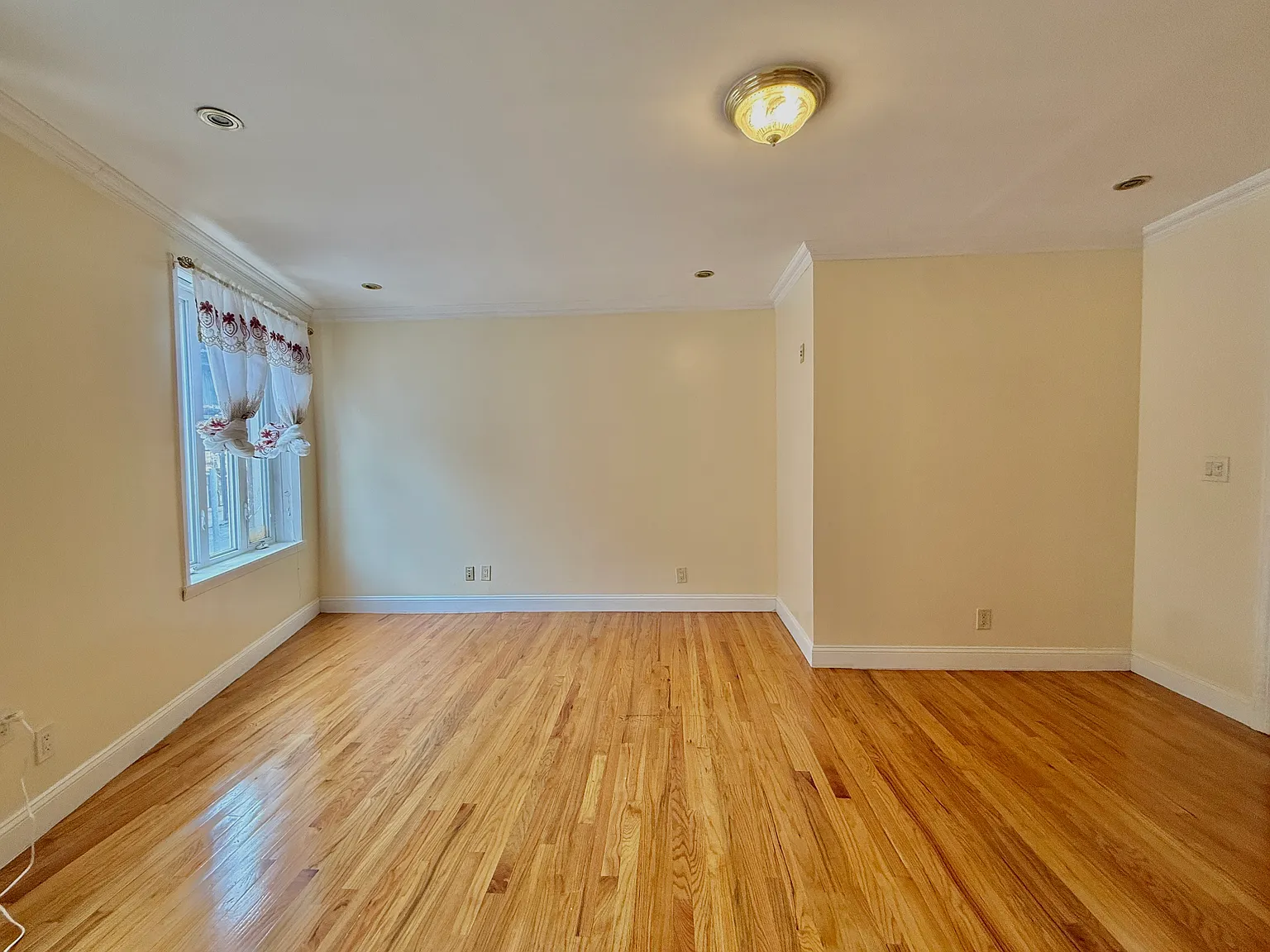 3 bed, $3,699 — Photo 3