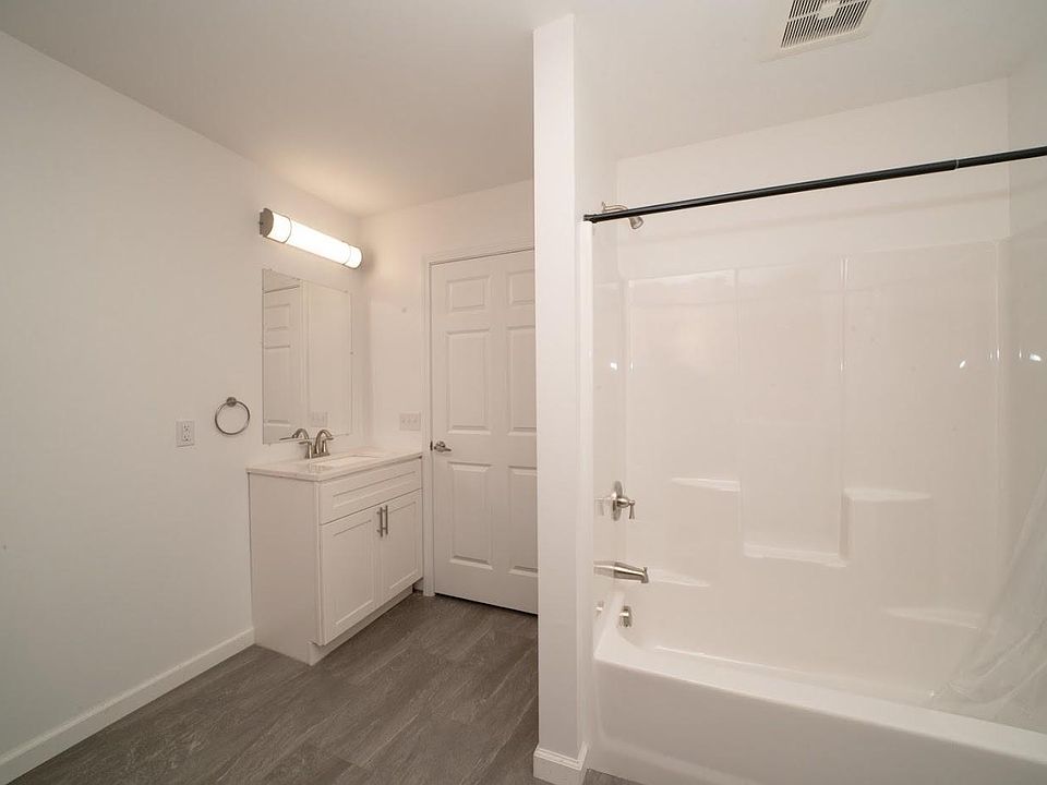 359 Hazard Ave 103, Enfield, CT 06082 Zillow