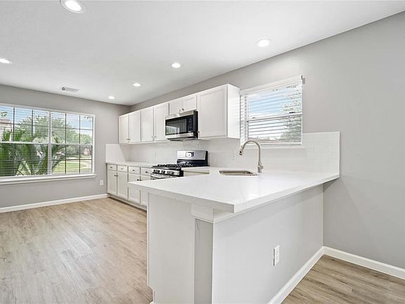 4th image of 3430 Morningtide Dr