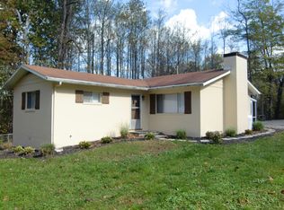 250 Lexington Ave, Falling Waters, WV 25419