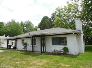 1450 Lancashire Dr SE, Grand Rapids, MI 49508
