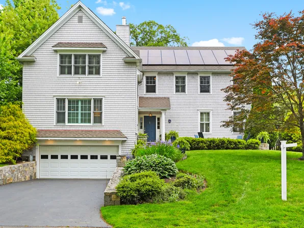 44 Larkspur Road, Fairfield, CT 06824