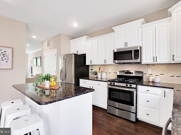 5th image of 7364 Saint Margarets Blvd