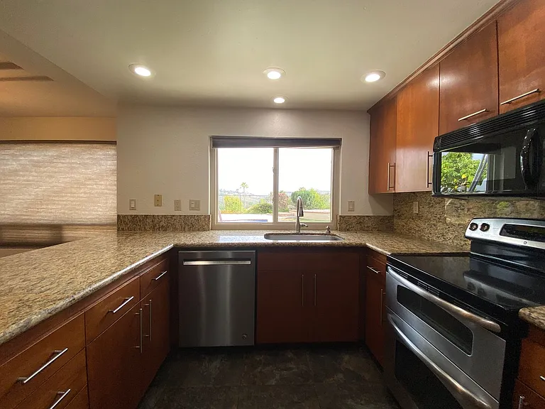 2315 Birdie St — Photo 6