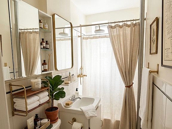 4th image of 31 Bedford St APT 19