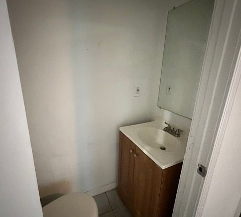 2nd image of 290 Sciple Ter NW