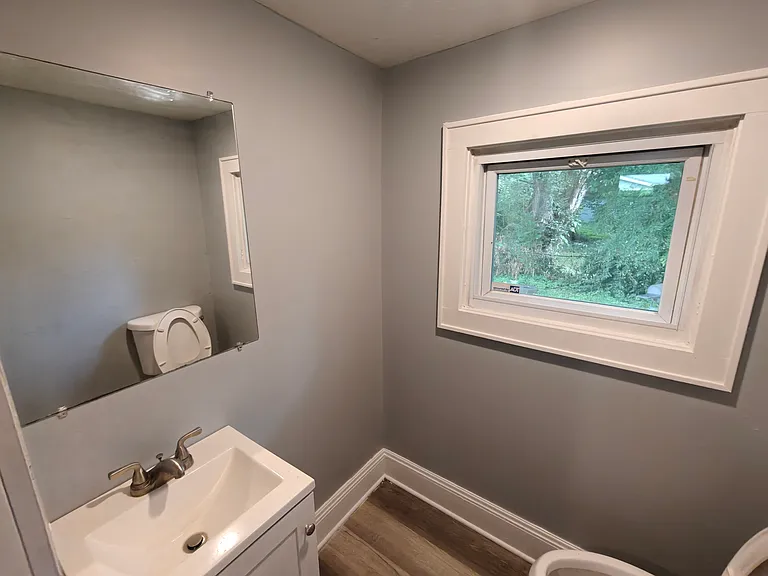 1024 Whittier Ave — Photo 10
