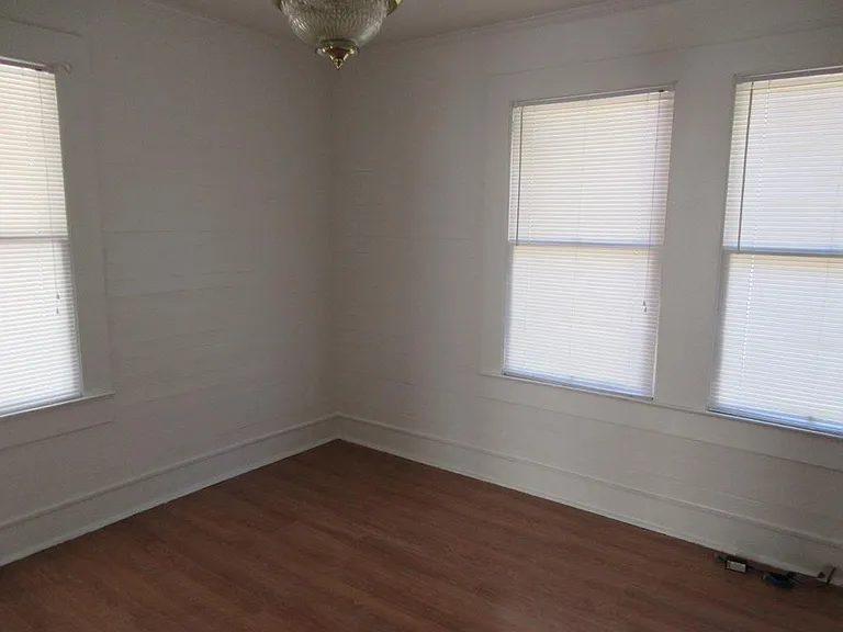 121 W Orange St — Photo 5