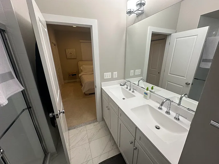 14566 Lake Vista Dr — Photo 60