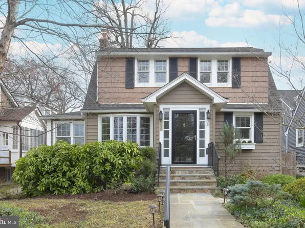 818 24th St S, Arlington, VA 22202