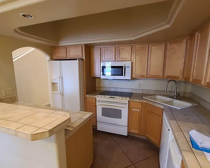 446 N Campbell Ave #6105 — Photo 2