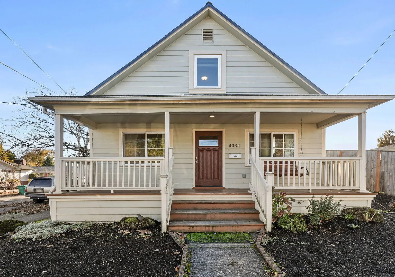 Large 5 bed home in the Montavilla neighborhood - Available Now! — Photo 1
