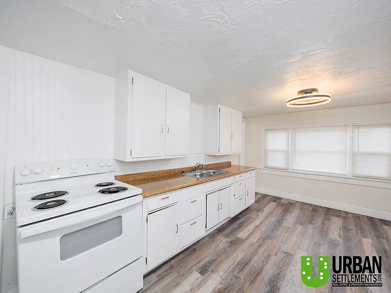 370 E 8th Ave #C — Photo 5