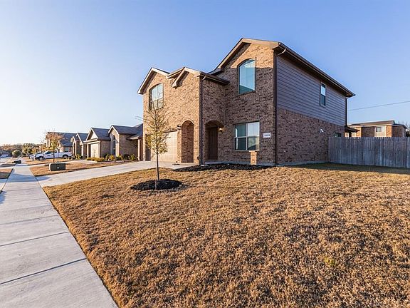 4th image of 1353 Briarwood Dr