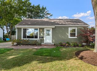 214 N Louis St, Mount Prospect, IL 60056