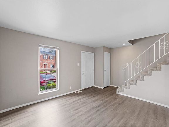 4th image of 1223 Clarkson Ct