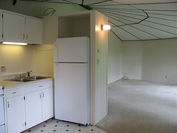 3rd image of 43 Long St #43