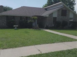 1874 Cliff View Dr, Lewisville, TX 75077