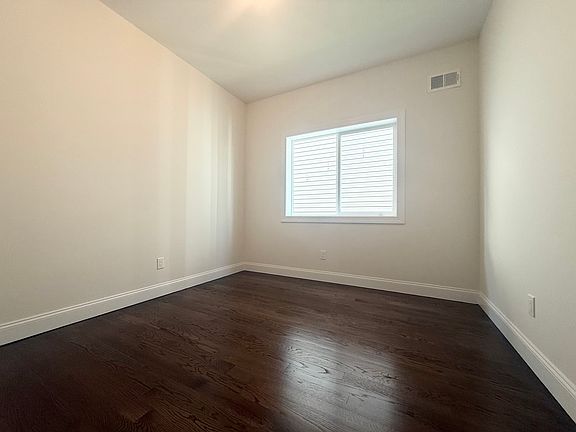 5th image of 251 Van Pelt Ave #1