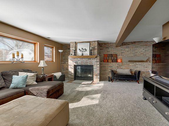 5th image of 618 Edgebrook Dr
