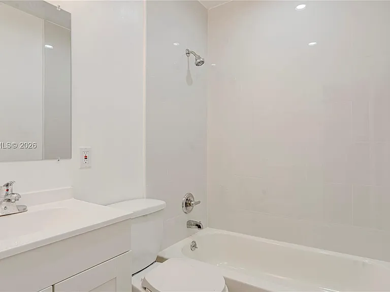1085 NE 128th Street Front #FRONT — Photo 16