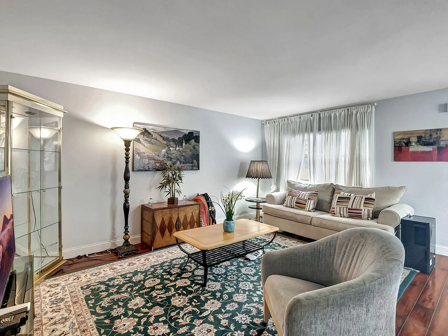 2 bed, 2.0 bath, 880 sqft, $1,500 — Photo 3