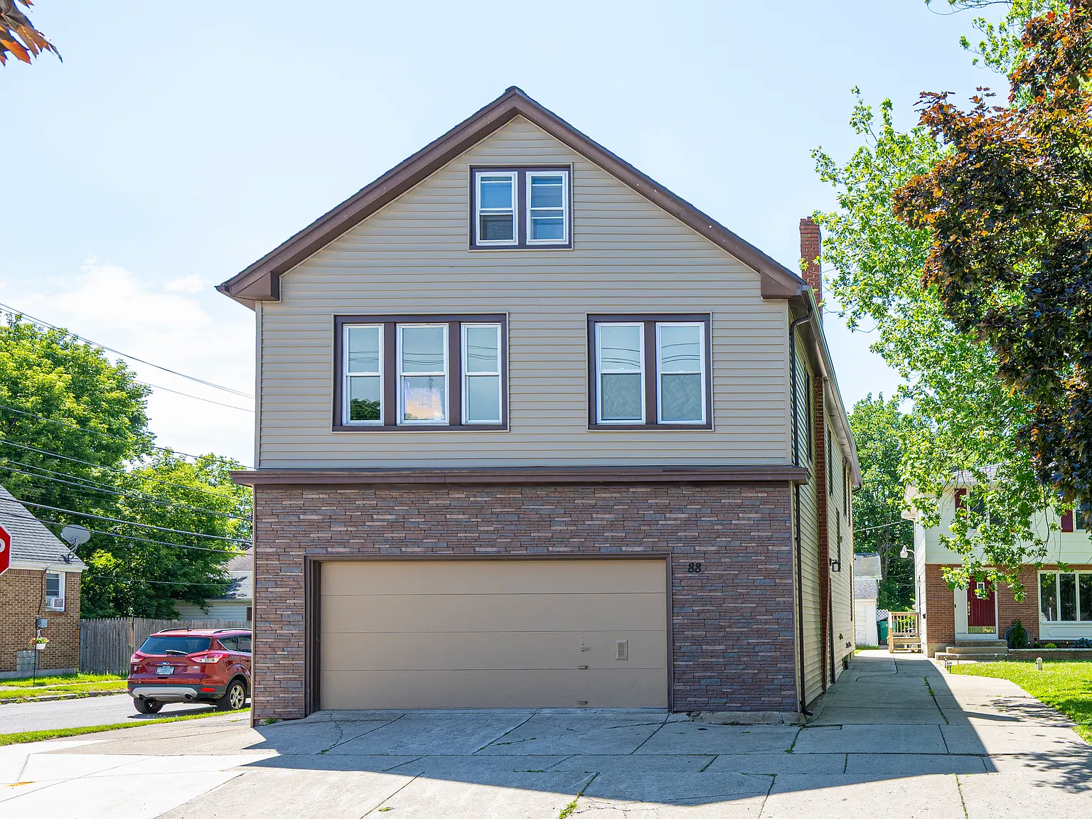2 bed, 600 sqft, $1,350 — Photo 2