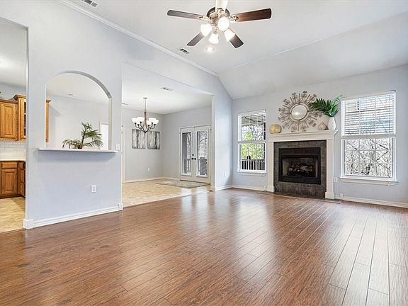 5th image of 41 Bedford Ln