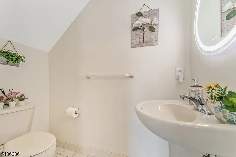 2 bed, 1600 sqft, $2,500 — Photo 3