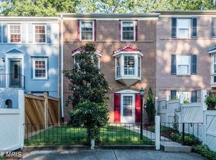 7949 Central Park Cir, Alexandria, VA 22309