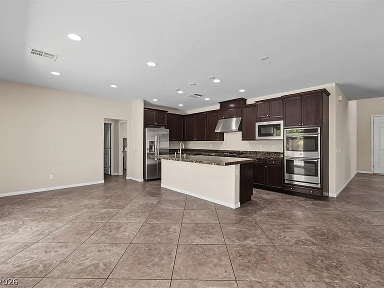 10429 Deer Heights St — Photo 3