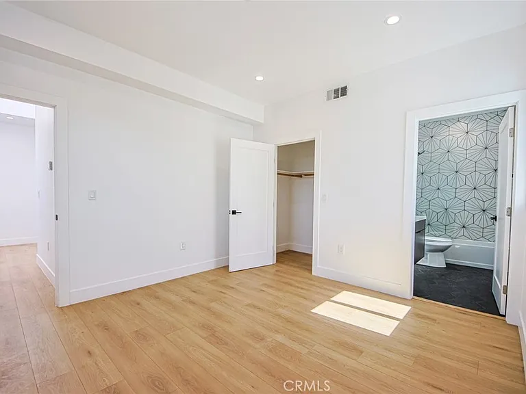 2851 S Victoria Ave #2 — Photo 36