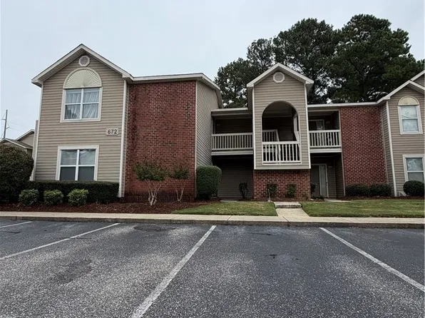 672 Bartons Landing Pl APT 1, Fayetteville, NC 28314